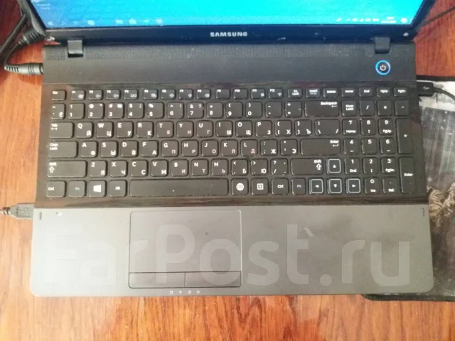 Samsung 310E5C. 15.6", 2,5����, ��� 4 ��, ���� 250���, WiFi: 1, Bluetooth: 1, ����������� �� 2��. ����