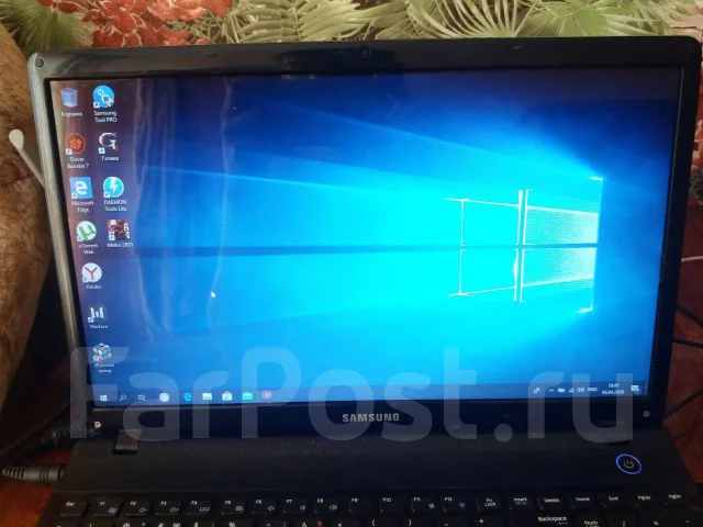 Samsung 310E5C. 15.6", 2,5����, ��� 4 ��, ���� 250���, WiFi: 1, Bluetooth: 1, ����������� �� 2��. ����