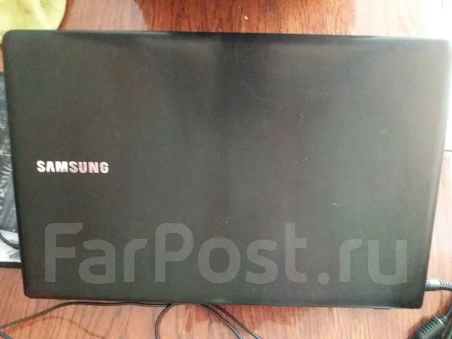 Samsung 310E5C. 15.6", 2,5����, ��� 4 ��, ���� 250���, WiFi: 1, Bluetooth: 1, ����������� �� 2��. ����