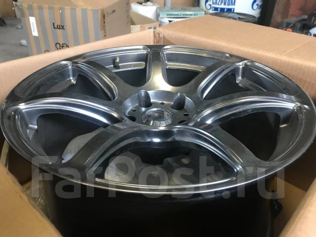 Work Emotion T7R. 9.5x18", 5x114.3, ET12 ����