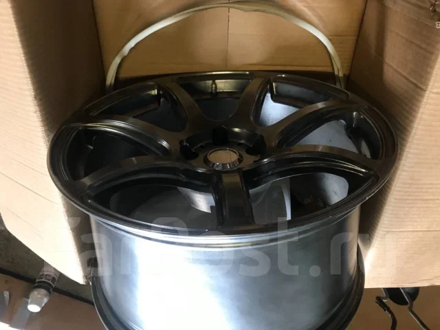 Work Emotion T7R. 9.5x18", 5x114.3, ET12 ����