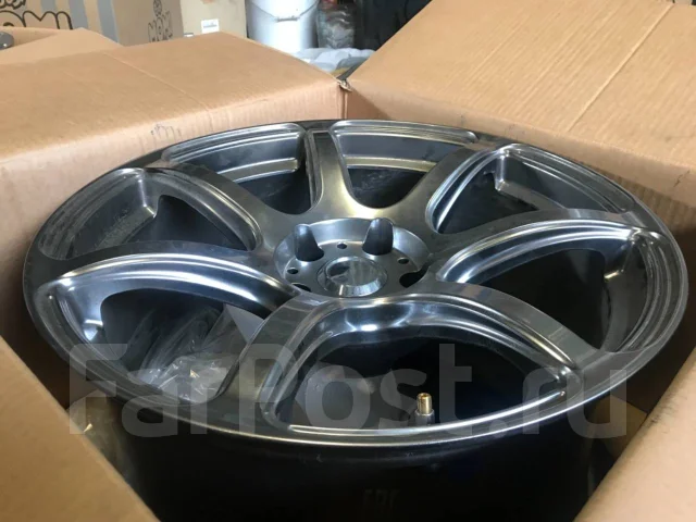 Work Emotion T7R. 9.5x18", 5x114.3, ET12 ����