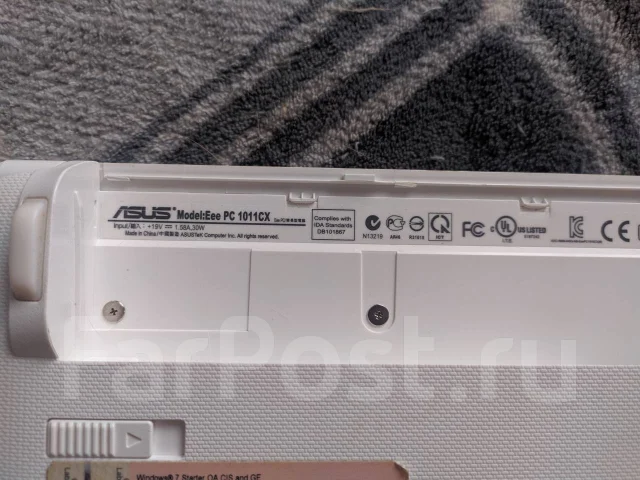 Asus Eee PC 1011CX. 10.1", 1,6����, ��� 2048 ��, ���� 250���, WiFi: 1, Bluetooth: 1, ����������� �� 1��. ����