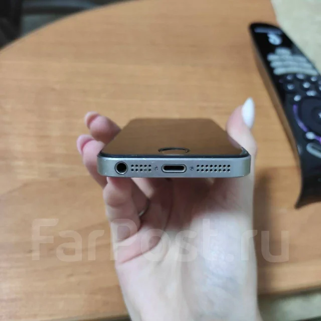 Apple iPhone SE. �/� ����