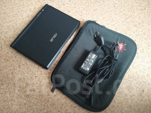 Asus Eee PC 900. 8.9", 900����, ��� 1024 ��, ���� 20���, WiFi: 1, Bluetooth: 1 ����