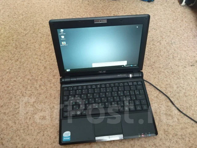 Asus Eee PC 900. 8.9", 900����, ��� 1024 ��, ���� 20���, WiFi: 1, Bluetooth: 1 ����