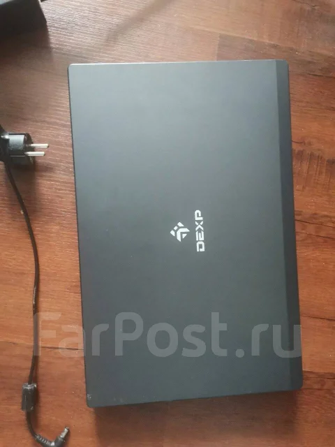 DEXP Atlas. 15.6", 2 500����, ��� 8 ��, ���� 500���, WiFi: 1, Bluetooth: 1, ����������� �� 4��. ����