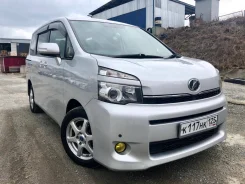 Toyota Voxy. �������, 4wd, 2.0 (155��.�.), ������, 128 000����. �� ����