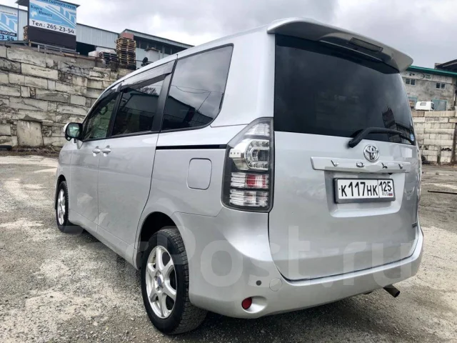 Toyota Voxy. �������, 4wd, 2.0 (155��.�.), ������, 128 000����. �� ����