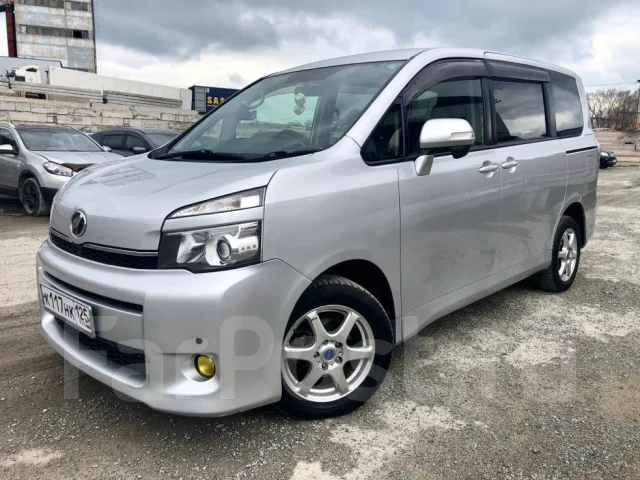 Toyota Voxy. �������, 4wd, 2.0 (155��.�.), ������, 128 000����. �� ����