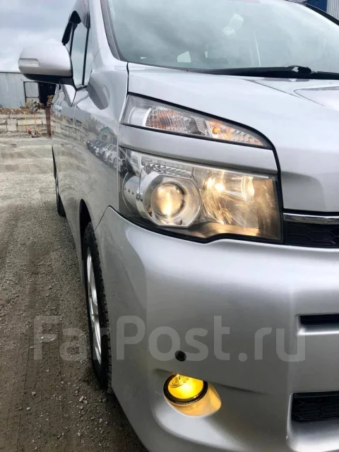 Toyota Voxy. �������, 4wd, 2.0 (155��.�.), ������, 128 000����. �� ����
