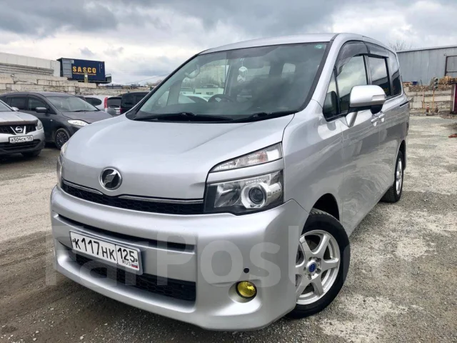 Toyota Voxy. �������, 4wd, 2.0 (155��.�.), ������, 128 000����. �� ����