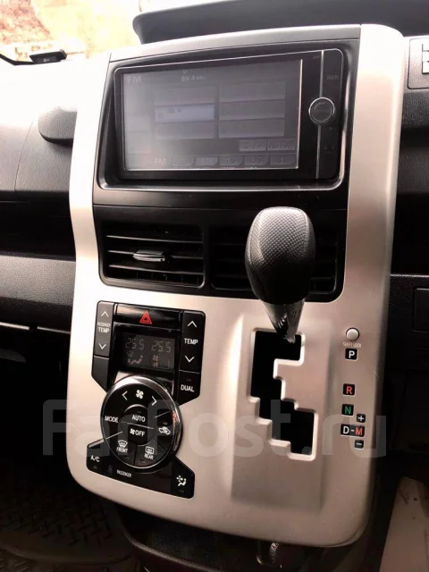 Toyota Voxy. �������, 4wd, 2.0 (155��.�.), ������, 128 000����. �� ����
