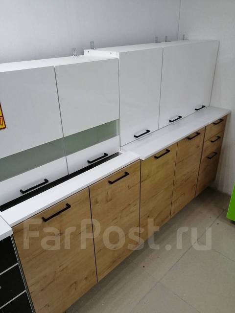 Мебель эконом хабаровск. Фарпост владивосток кухонные гарнитуры. Хрущевская кухня в пластике. Магазин мебель эконом кухня. Бордовая кухня.