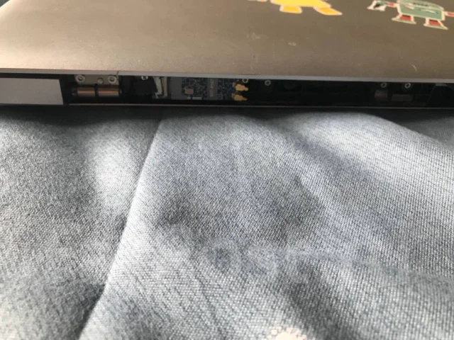 Apple MacBook Pro 13 2010 Mid. 13", ��� 2048 ��, Bluetooth: 1 ����