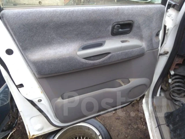 Nissan Serena. PNC24, SR20 ����