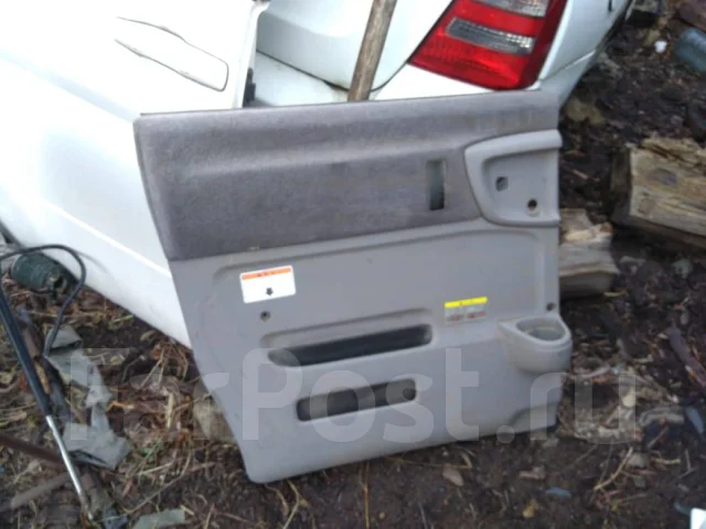 Nissan Serena. PNC24, SR20 ����