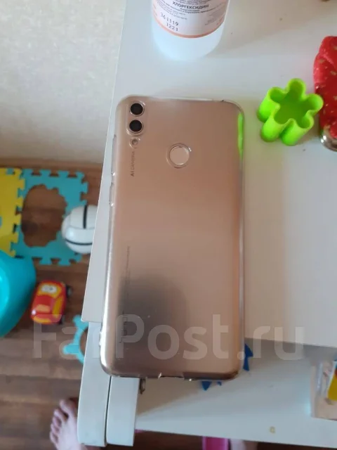 Honor 8C. �/� ����
