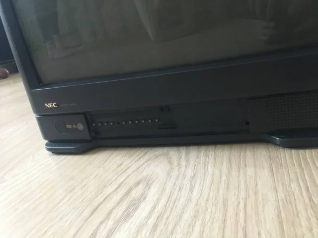NEC. CRT (���) ����