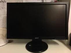 Acer. 18.5" ����