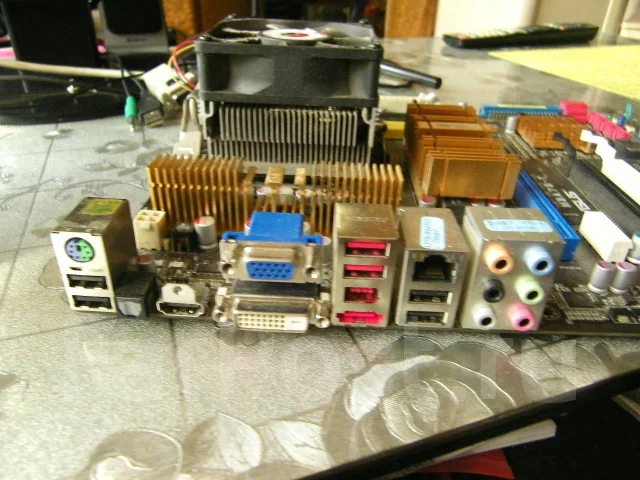 Socket AM2 ����
