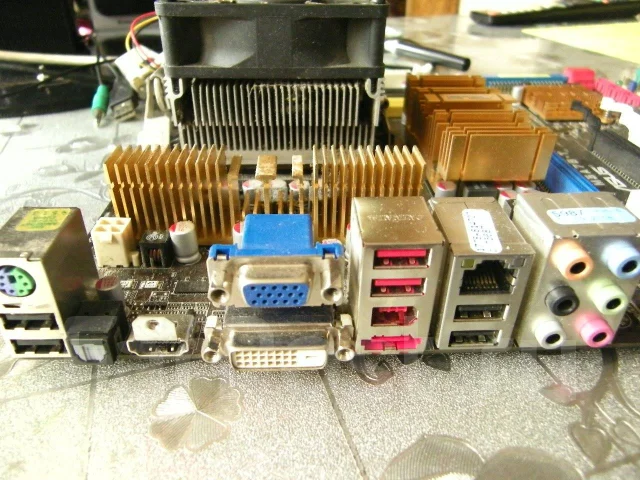 Socket AM2 ����