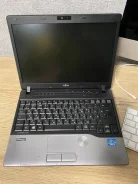 Fujitsu LifeBook. 12", 2 500����, ��� 4 ��, ���� 748���, WiFi: 1, Bluetooth: 1 ����