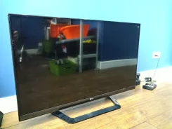 LG 42LM640T. LED ����