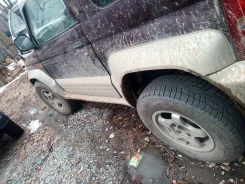 Mitsubishi Pajero Junior ����