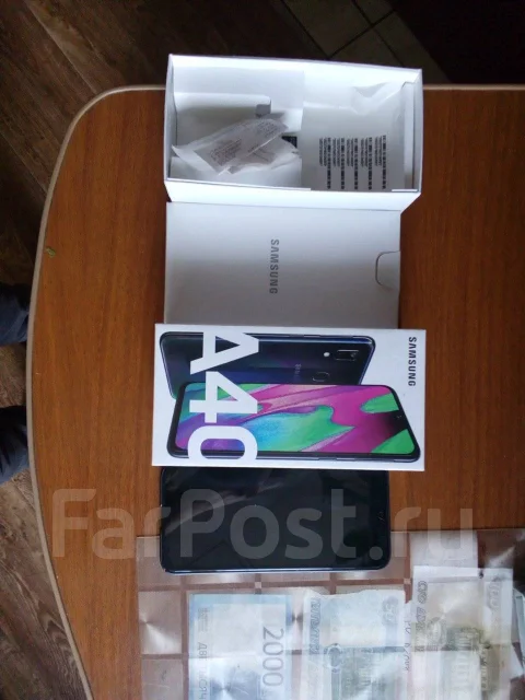 Samsung Galaxy A40. �����, ������, 4G LTE, Dual-SIM, ���������� ����