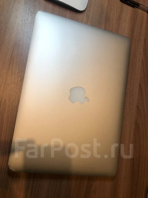 Apple MacBook. 13", 1,8����, ��� 4 ��, ���� 256���, WiFi: 1, Bluetooth: 1, ����������� �� 9��. ����
