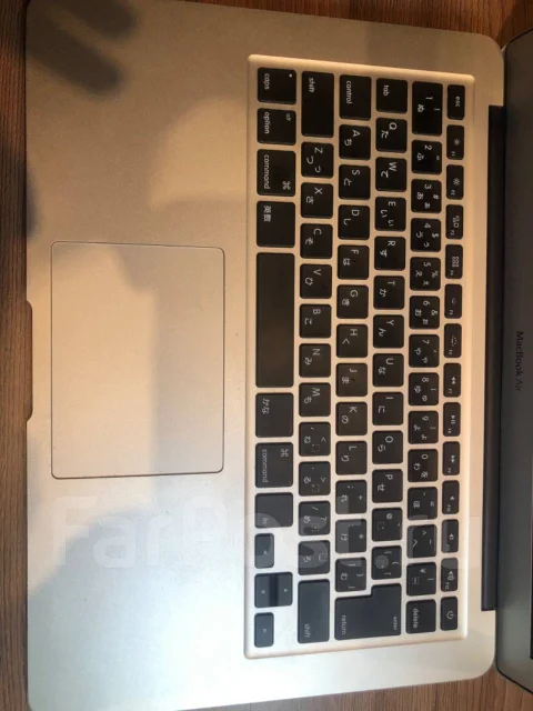 Apple MacBook. 13", 1,8����, ��� 4 ��, ���� 256���, WiFi: 1, Bluetooth: 1, ����������� �� 9��. ����