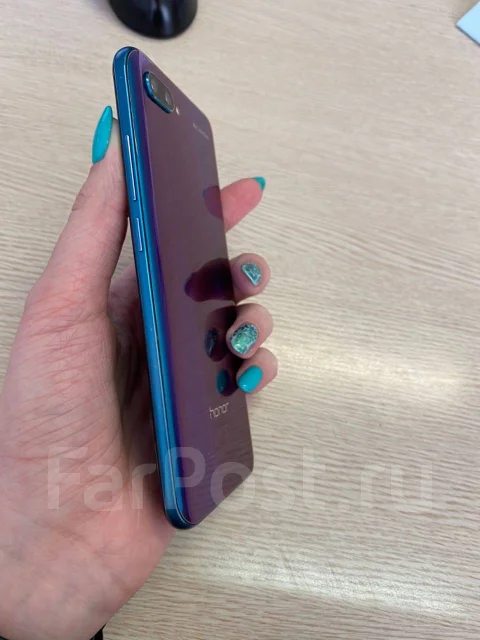 Honor 10. �/�, �������, 3G, 4G LTE, Dual-SIM, NFC ����