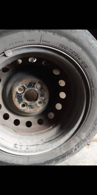 Bridgestone Sneaker. ������, 2010 ���, �/�, ����� 30 % ����