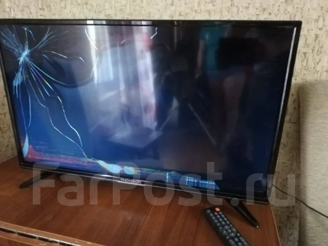 Thomson T32C30U. LED ����