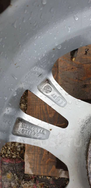 Blade. 6.0x15", 5x100, ET43 ����