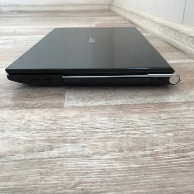 Acer Aspire V3-571G. 15.6", 2,2����, ��� 4 ��, ���� 320���, WiFi: 1, Bluetooth: 1, ����������� �� 2��. ����