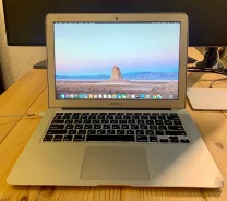 Apple MacBook Air 13 2012 Mid MD231. 13", 1,8����, ��� 4 ��, ���� 240���, WiFi: 1, Bluetooth: 1 ����