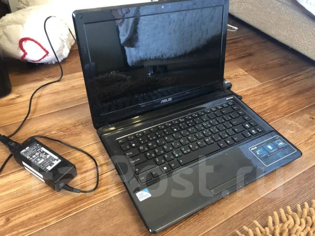Asus A42F. 14", 2 000����, ��� 4 ��, ���� 320���, WiFi: 1, ����������� �� 4��. ����