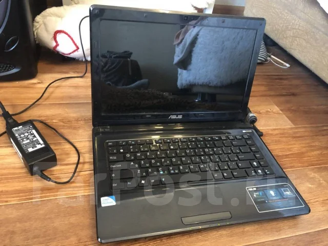 Asus A42F. 14", 2 000����, ��� 4 ��, ���� 320���, WiFi: 1, ����������� �� 4��. ����