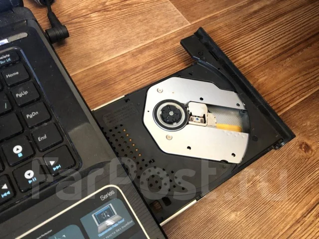 Asus A42F. 14", 2 000����, ��� 4 ��, ���� 320���, WiFi: 1, ����������� �� 4��. ����