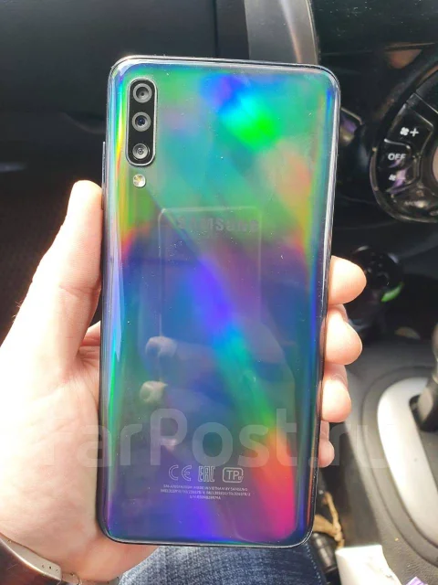 Samsung Galaxy A70. �/�, �����, 3G, 4G LTE, Dual-SIM, ����������, NFC ����