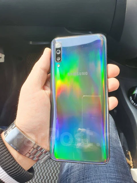 Samsung Galaxy A70. �/�, �����, 3G, 4G LTE, Dual-SIM, ����������, NFC ����