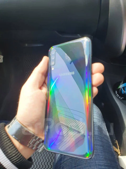 Samsung Galaxy A70. �/�, �����, 3G, 4G LTE, Dual-SIM, ����������, NFC ����