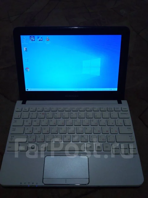 Samsung NC110. 10.1", 1,6����, ��� 2048 ��, ���� 250���, WiFi: 1, Bluetooth: 1, ����������� �� 3��. ����