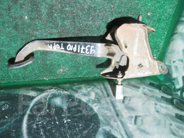 Заблокирована педаль тормоза на автомате в ниссан