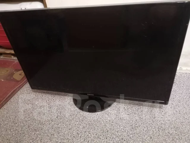 Samsung UE32F4000. LCD (��) ����
