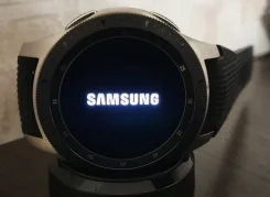 Samsung Galaxy Watch. GPS, NFC, IP68 ����