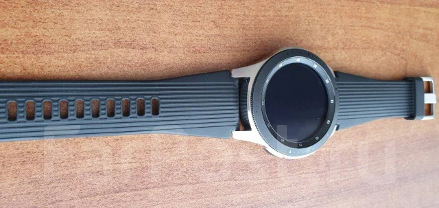 Samsung Galaxy Watch. GPS, NFC, IP68 ����