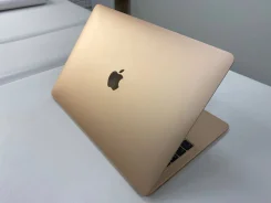 Apple MacBook Air 13 2018. 13.3", 1,6����, ��� 8 ��, ���� 256���, WiFi: 1, Bluetooth: 1, ����������� �� 13��. ����